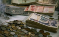 Trilyon dolarlık banknotlardan sıfıra! Bir gecede ortadan kalktılar
