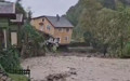 Sapanca'da iki katlı ev aşırı yağışların ardından yıkıldı