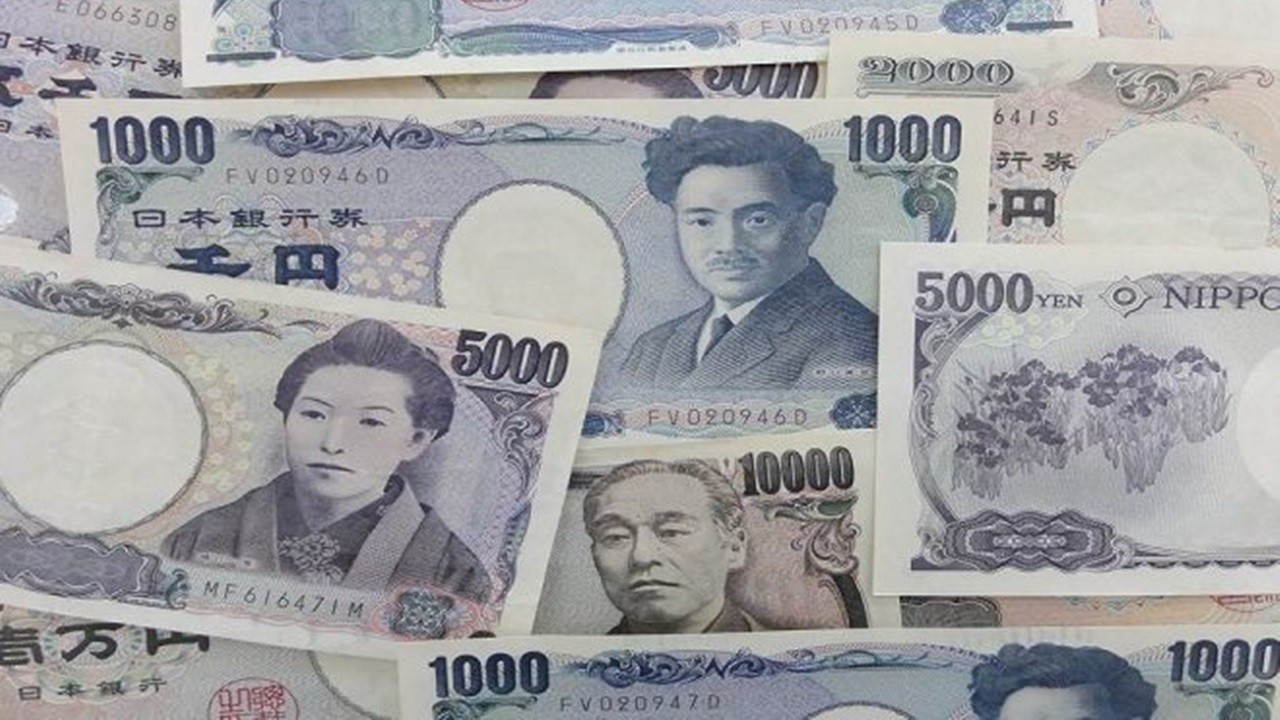 Japon yeni son kırk yılın en düşük seviyesine yaklaştı