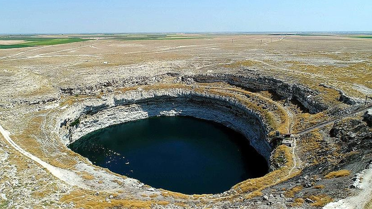 Konya Ovası'nda obruk alarmı: Sayı 700'e ulaştı