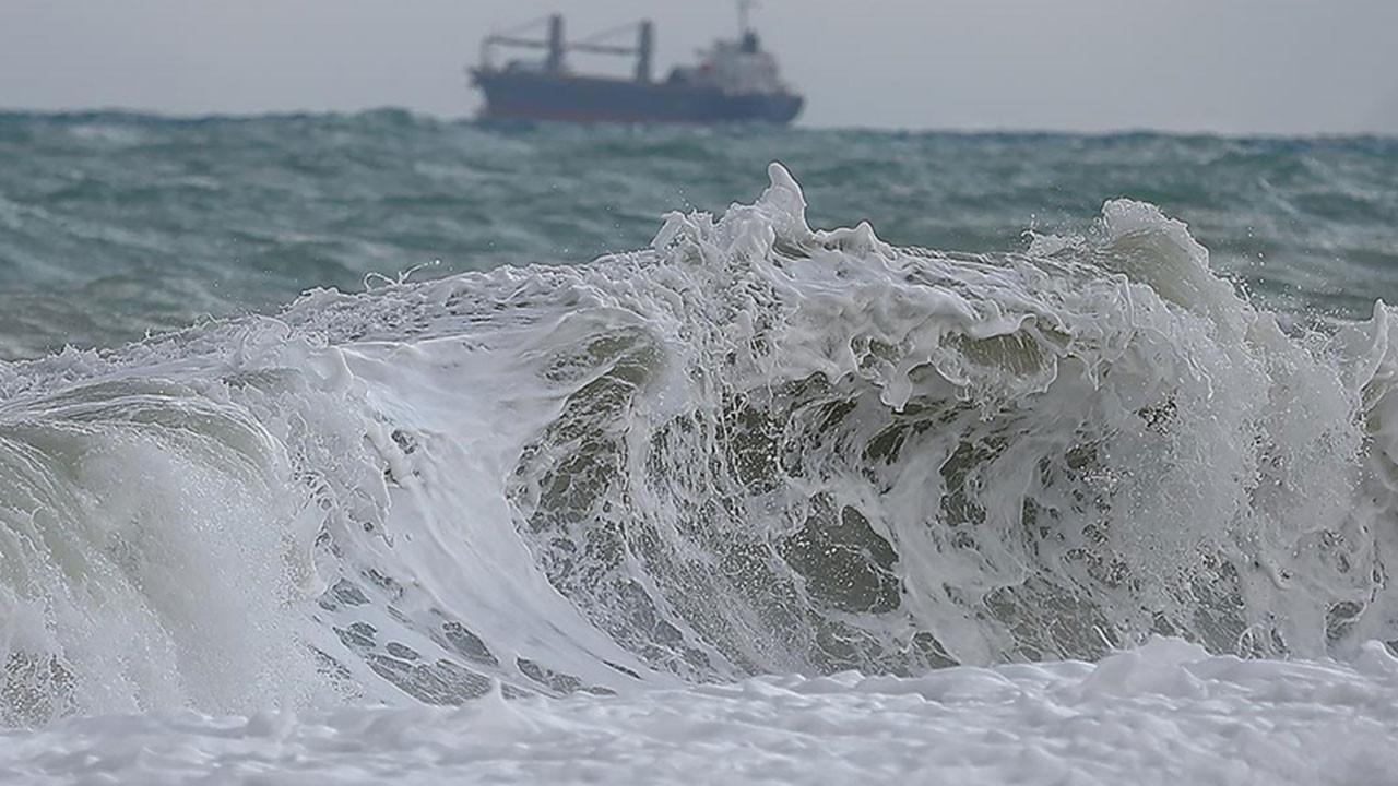 Japonya’da 6,8 büyüklüğündeki deprem sonrası tsunami meydana geldi