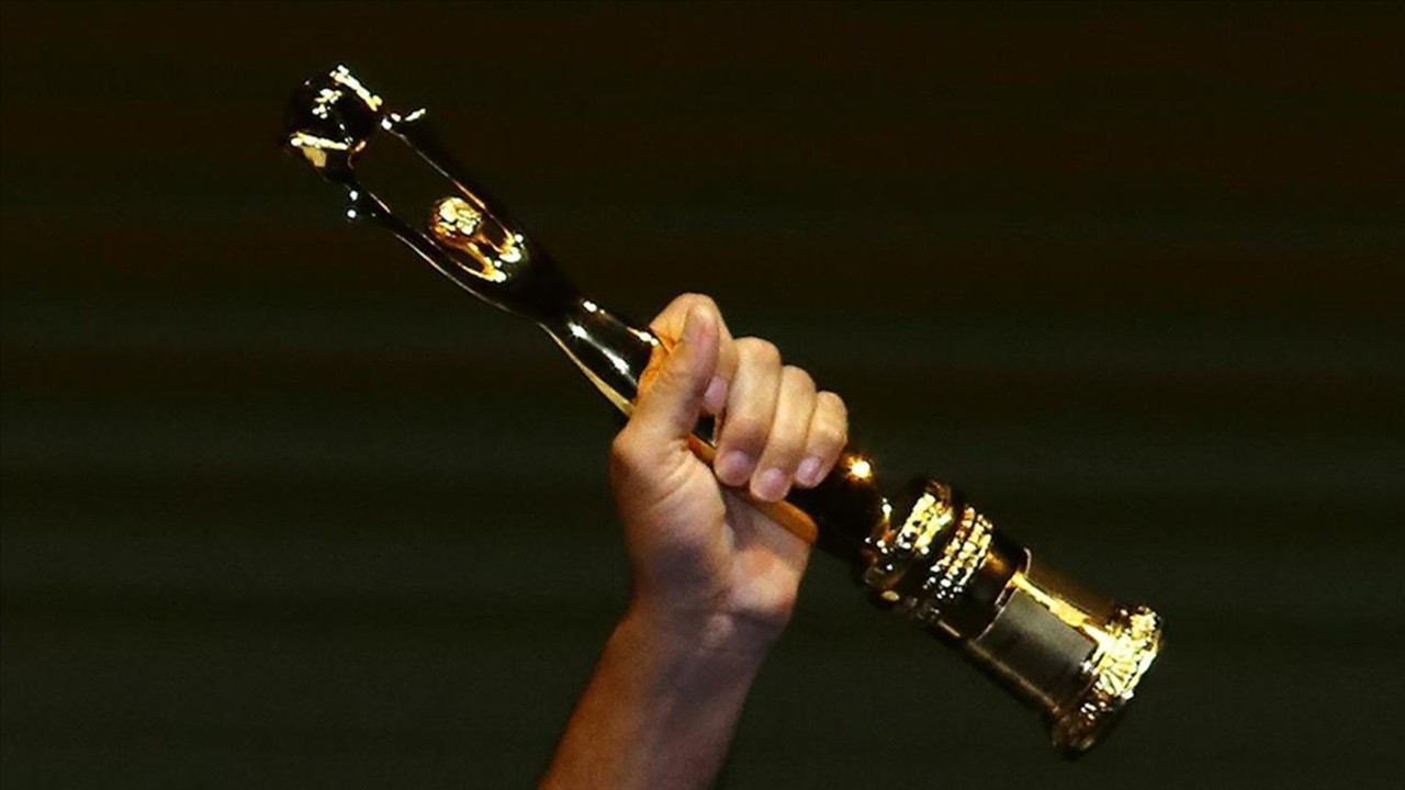 Altın Koza'da ödüller sahiplerini buldu: En İyi Film "Bir Arada Yalnız"