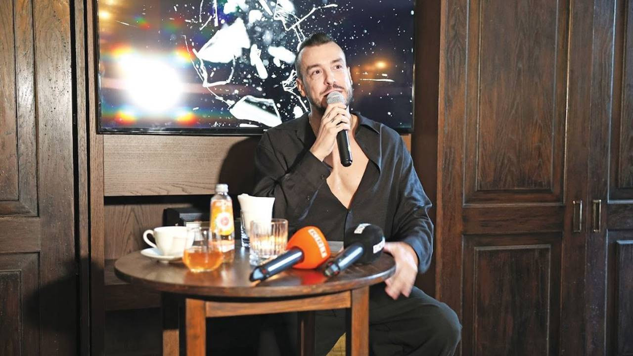 Cem Adrian Gazze'deki zulme sessiz kalanları eleştirdi