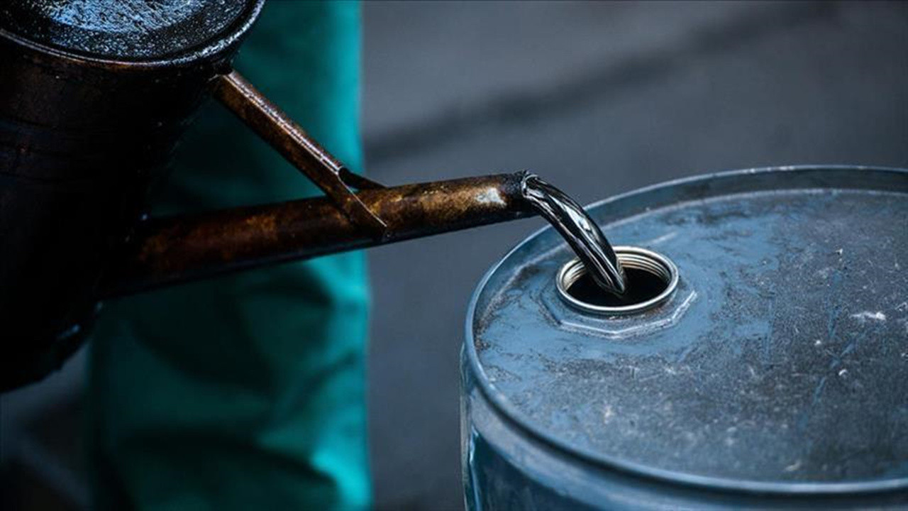 Petrol 100 doların üzerinde tutunuyor: Gözler Hürmüz Boğazı'nda