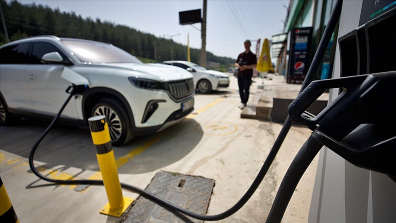 Türkiye'nin 81 iline yeni şarj istasyonları geliyor