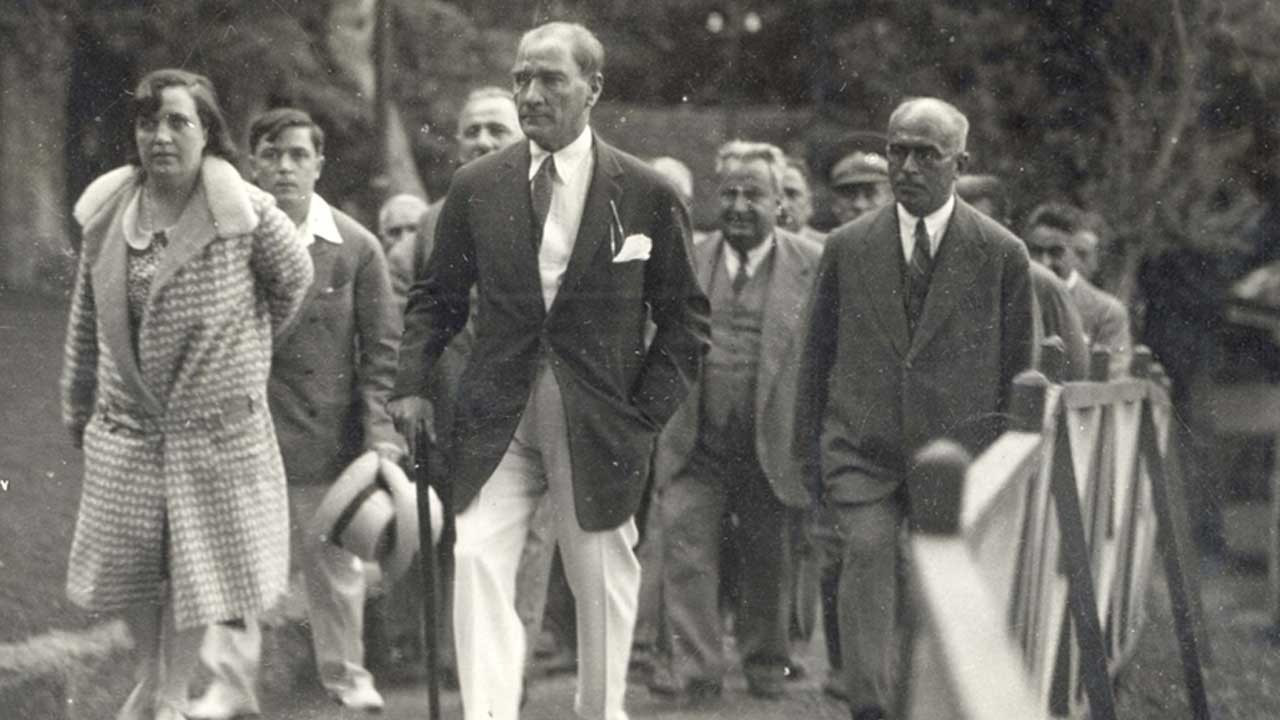 Cumhuriyetin kurucusu Atatürk’ün aramızdan ayrılışının üzerinden 87 yıl geçti