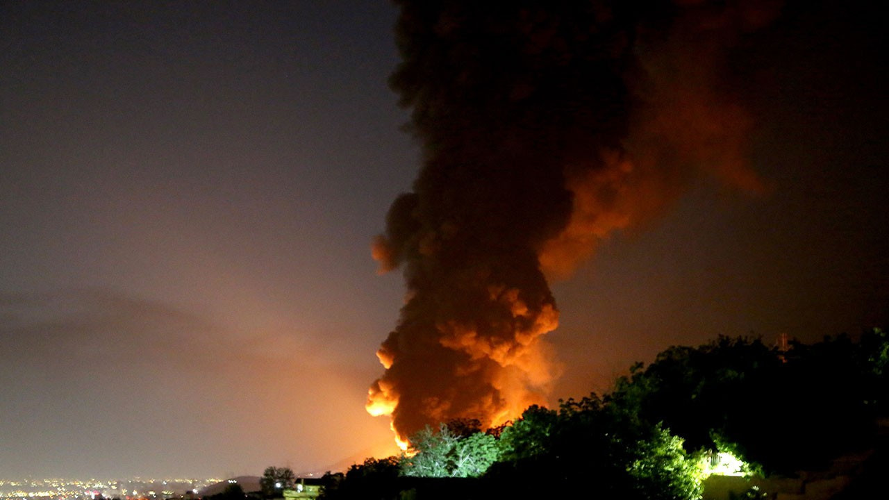 İran'ın başkenti Tahran'da patlamalar meydana geldi