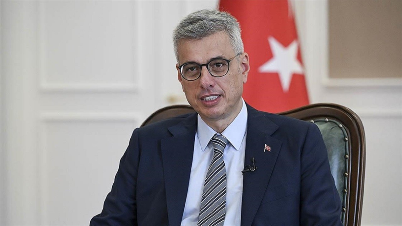 Memişoğlu: İran’a 9 tır sağlık yardımı gönderdik