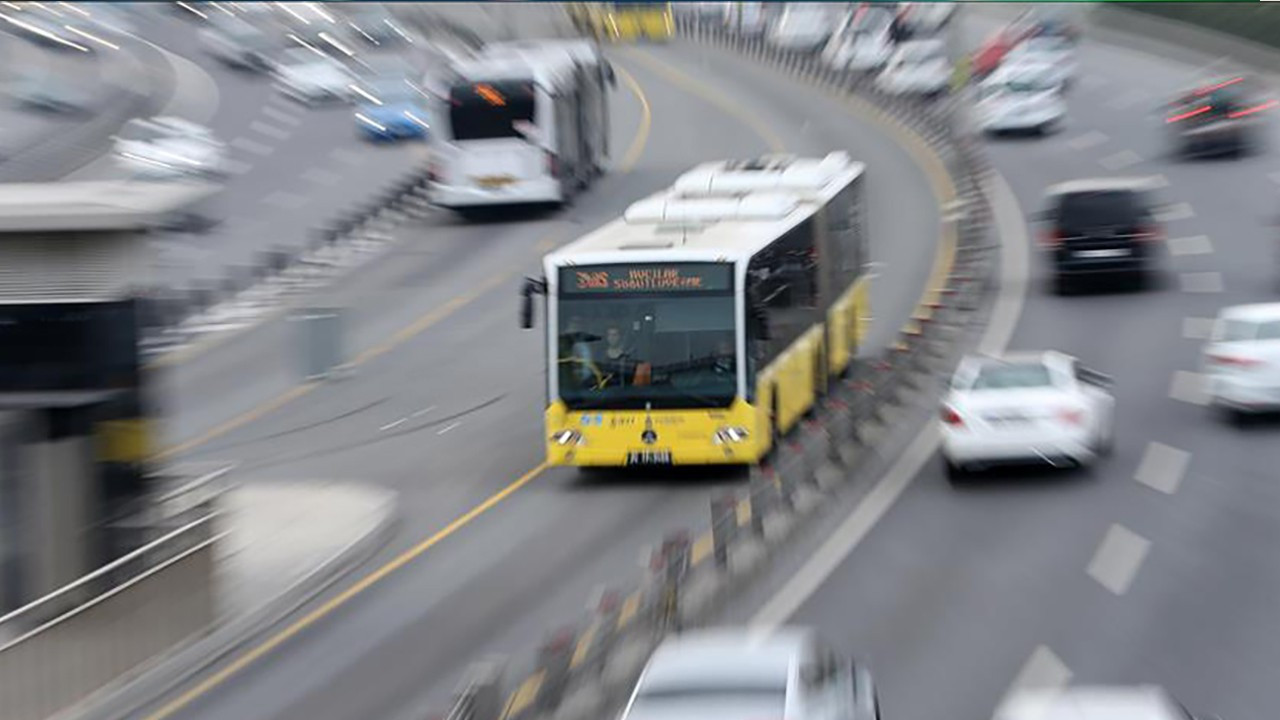 İstanbul'da metrobüs 15 Temmuz'da FSM Köprüsü'nü kullanacak