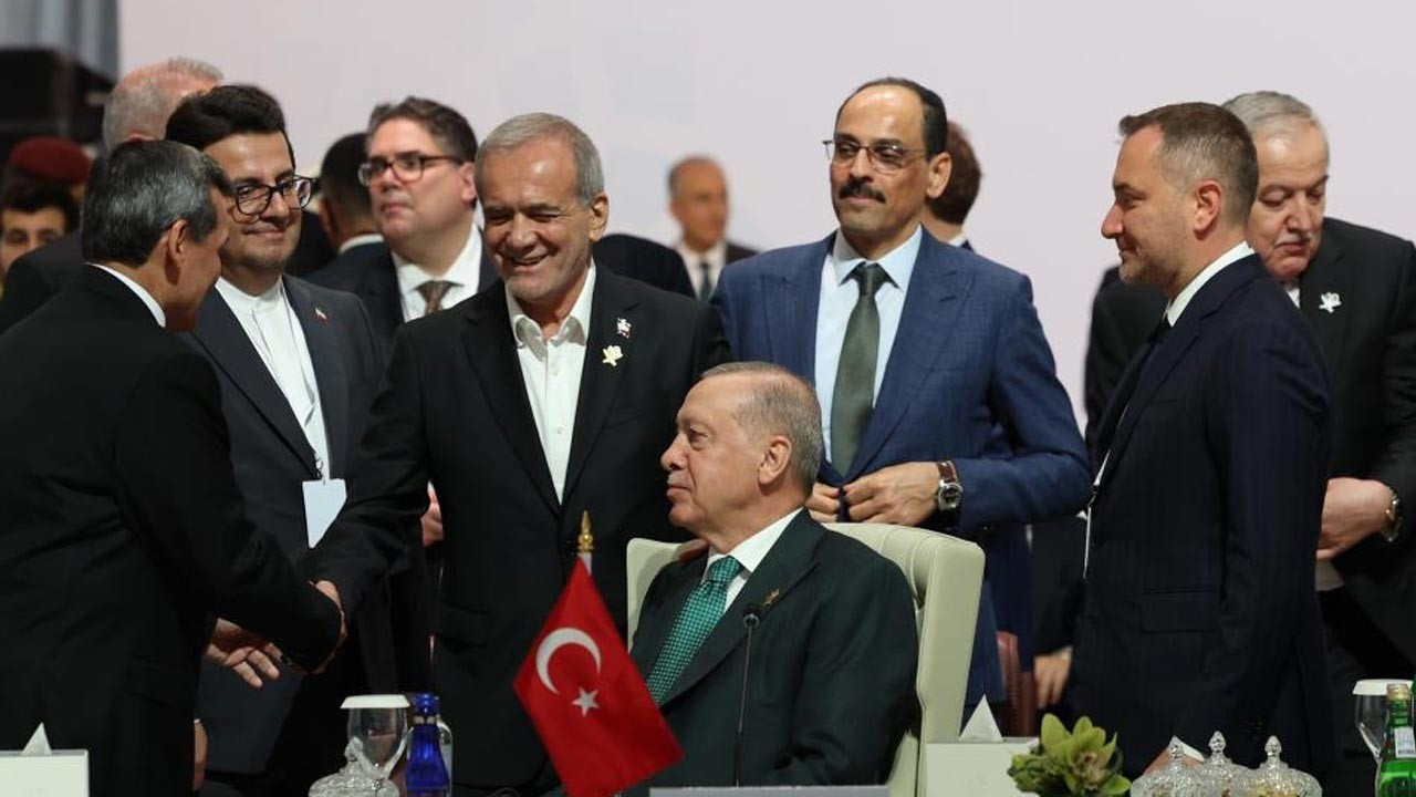 Cumhurbaşkanı Erdoğan'dan Katar'da diplomasi trafiği