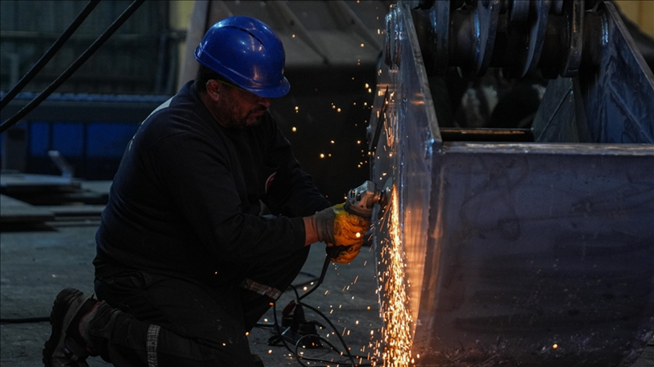 Sanayi daraldı, inşaat ve hizmetler istihdamı büyüttü