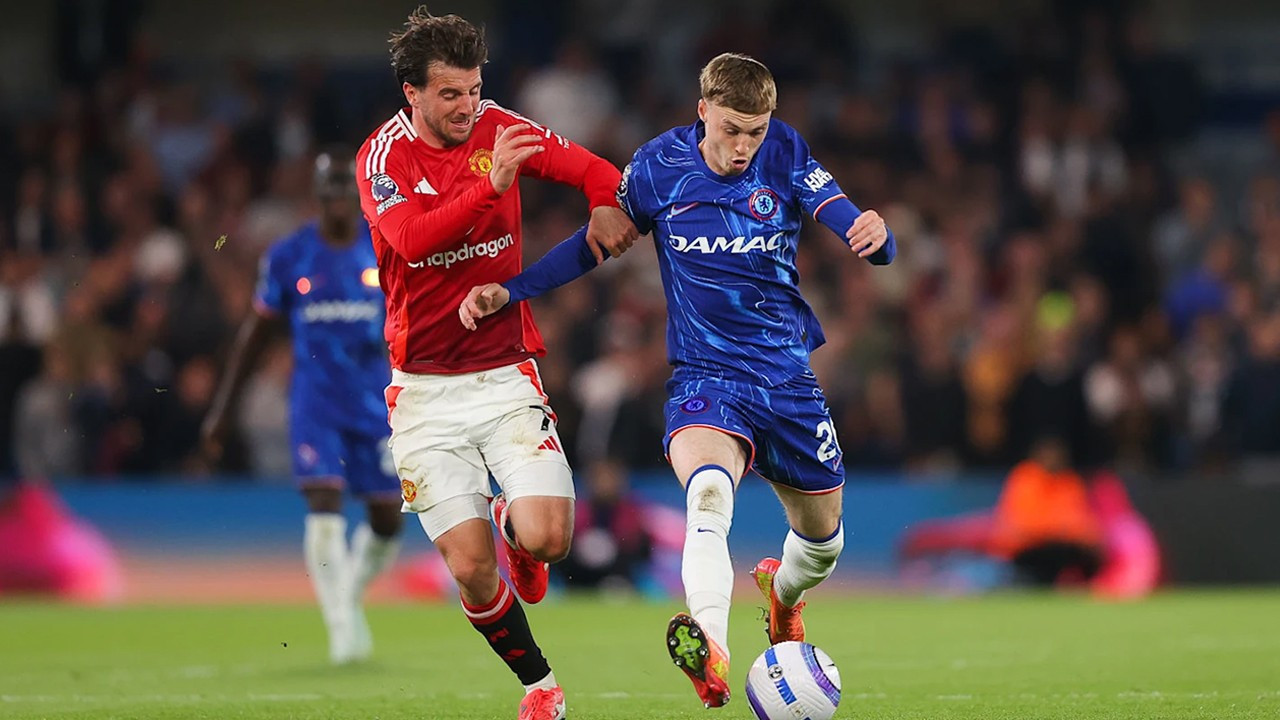 Manchester United, Chelsea'yi 2-1 mağlup etti