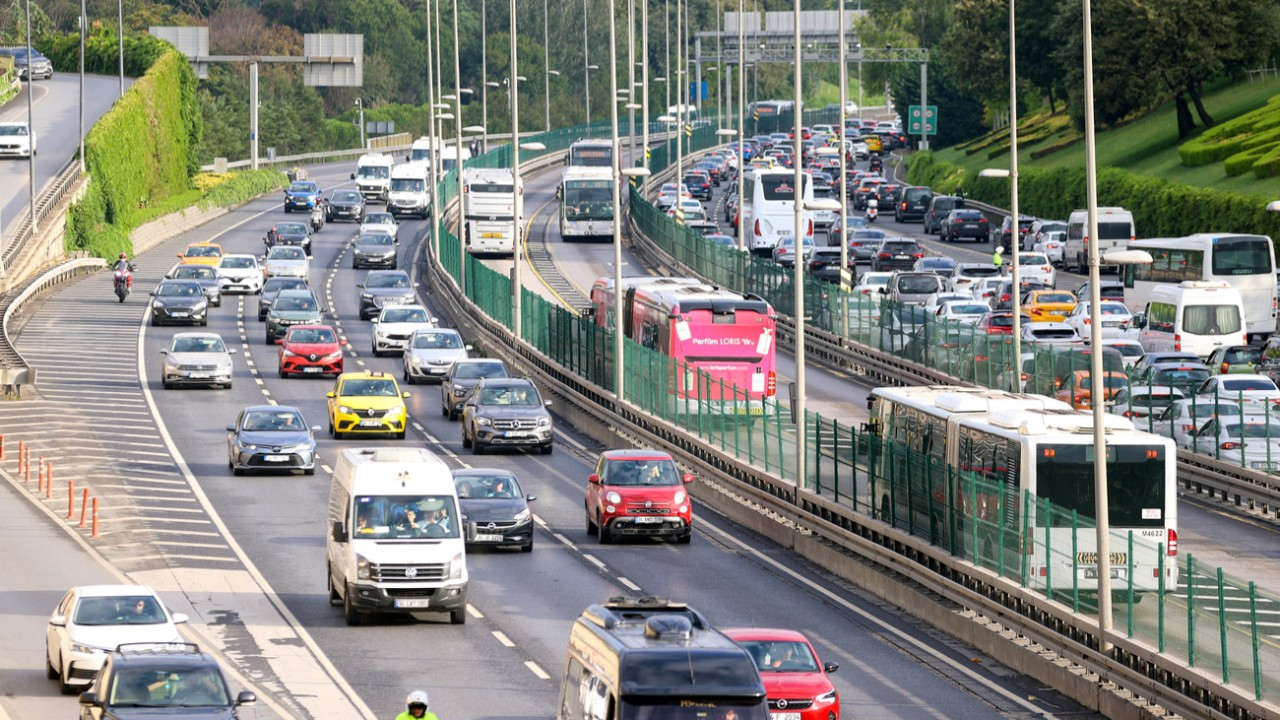 Araç fiyatları tüm segmentlerde yükseldi! Piyasada talep arttı, arz düştü