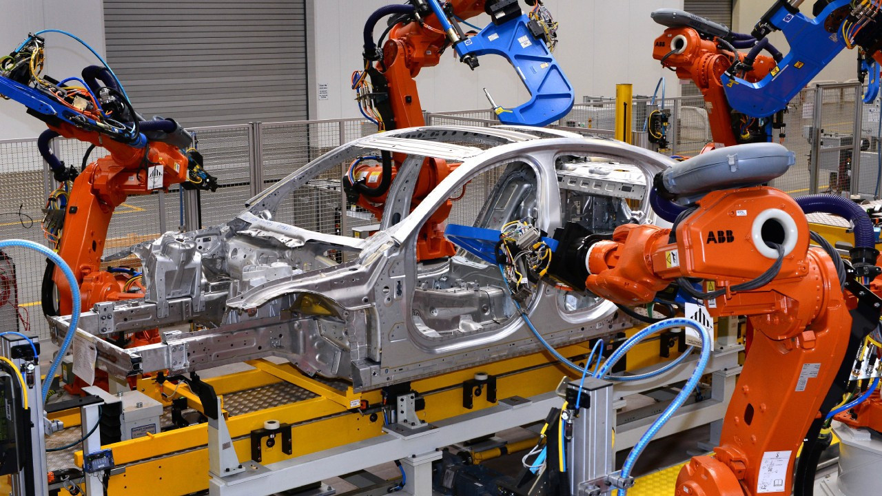 Otomobil devi süreyi uzattı, zarar çok büyük