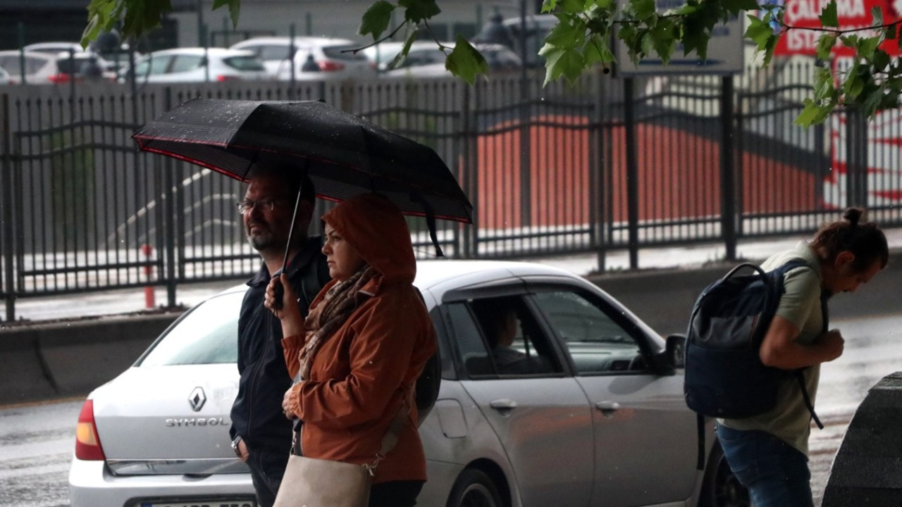 Meteoroloji'den yağış ve fırtına uyarısı! 11 il için sarı kod verildi, İstanbul, İzmir, Ankara hava durumu, Yarın hava nasıl olacak? 26 eylül cuma hava durumu