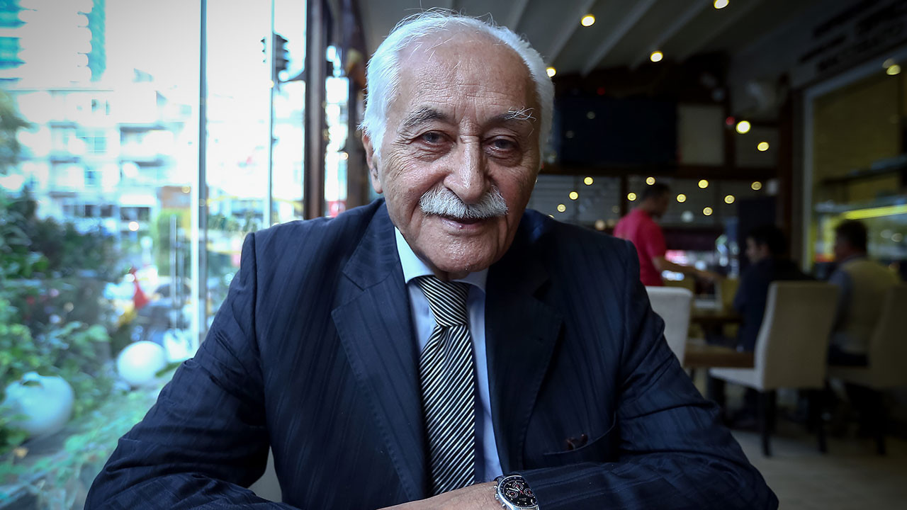 Şair ve yazar Yavuz Bülent Bakiler hayatını kaybetti