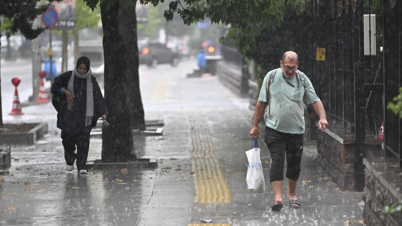 Ankara Valiliği saat vererek uyardı! Sağanak ve kuvvetli rüzgar bekleniyor, Ankara'da hava nasıl olacak? Ankara, İstanbul, İzmir hava durumu