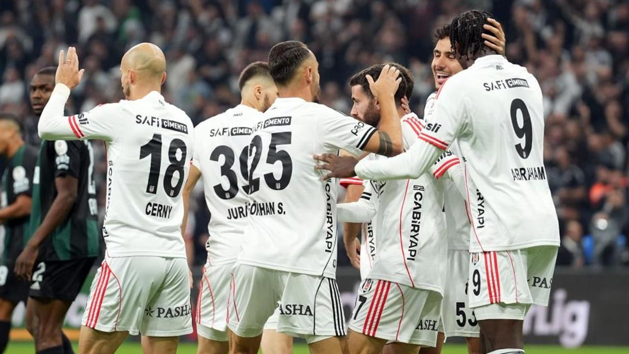 Beşiktaş evinde 3 puanı 3 golle aldı