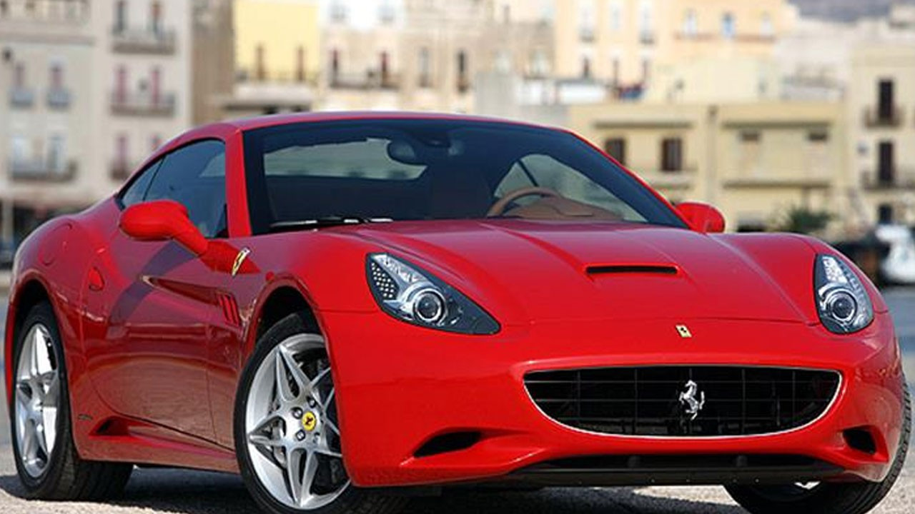 Ferrari'nin hisseleri çakıldı! 2016'dan bu yana en sert günlük düşüş yaşandı