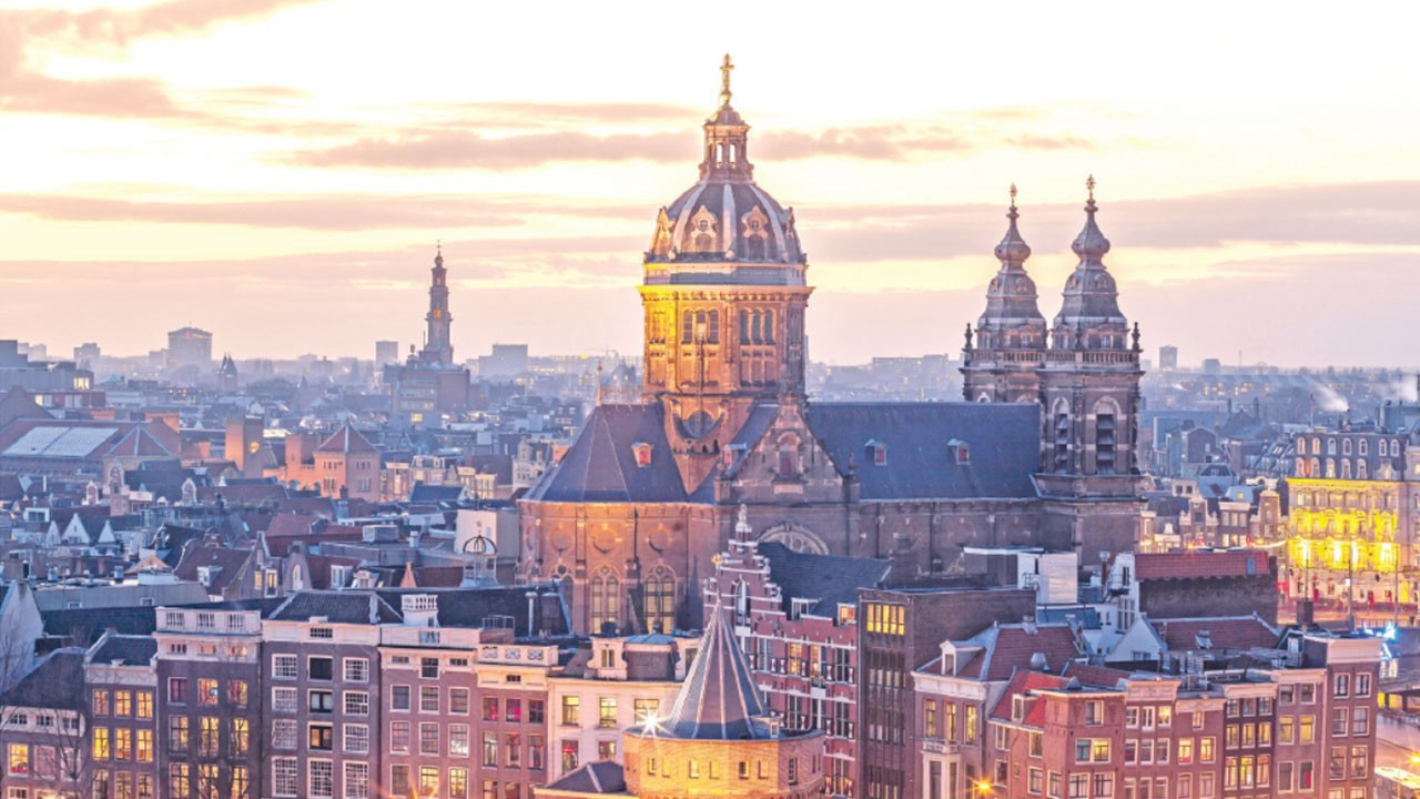 Bataklıktan dünya sahnesine: Amsterdam