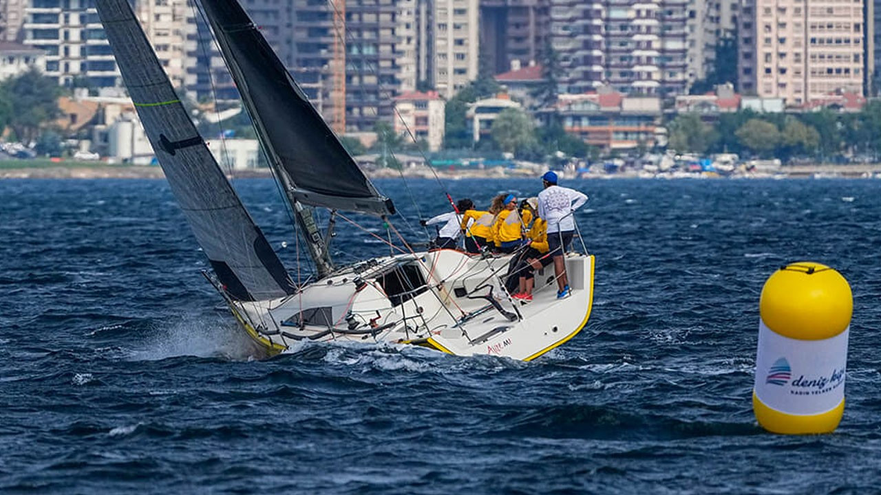 Deniz kızları 10 yıldır dümende