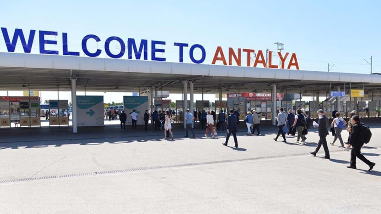 Antalya'ya yılın 9 ayında gelen turist sayısı 14 milyonu aştı