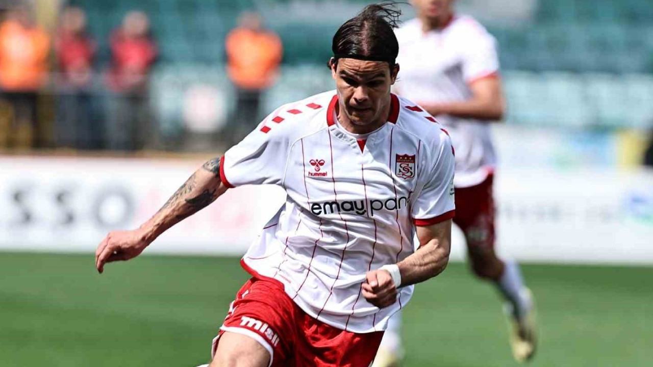 Yunan futbolcu Charisis, Türkiye'de vergi rekortmeni listesine girdi