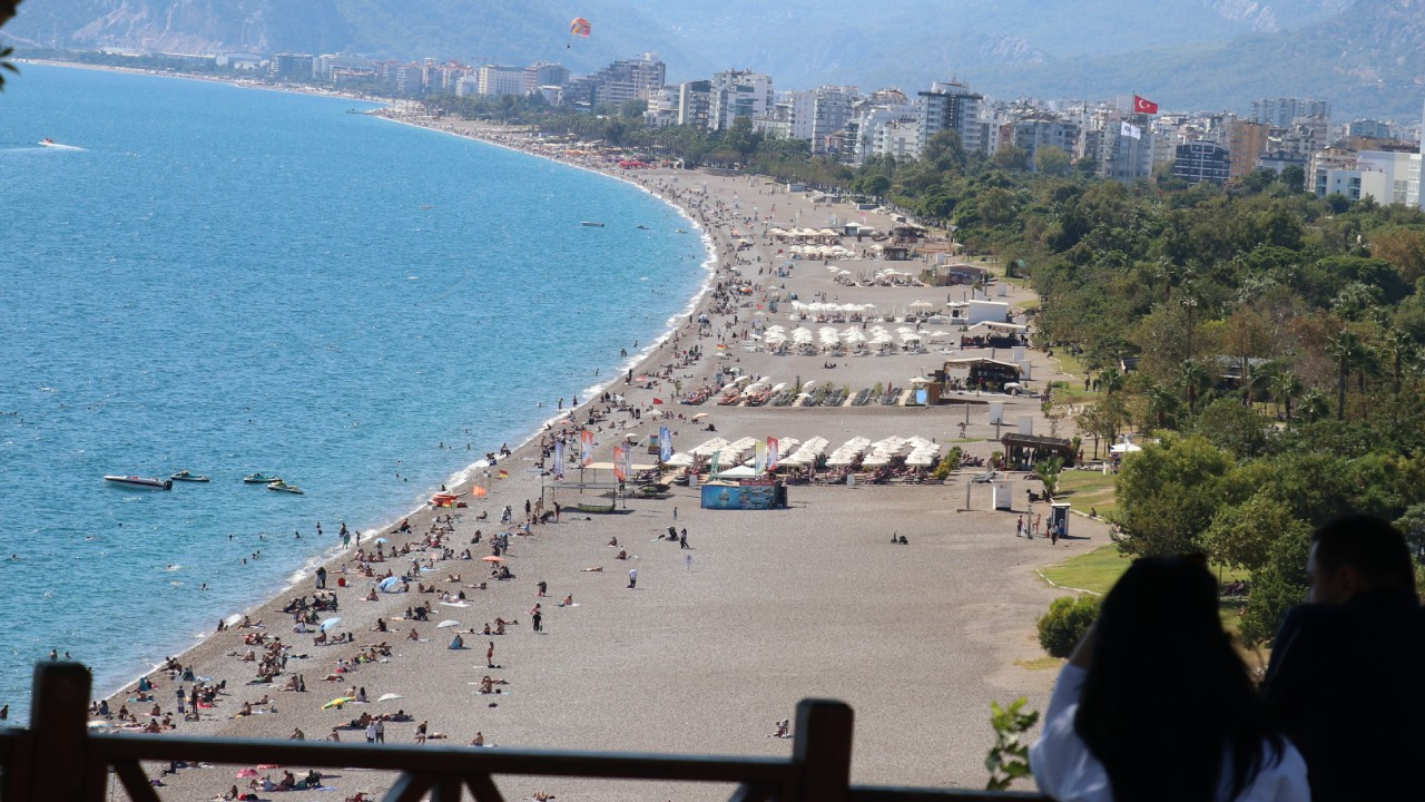 28 dereceyi gören denize akın etti.