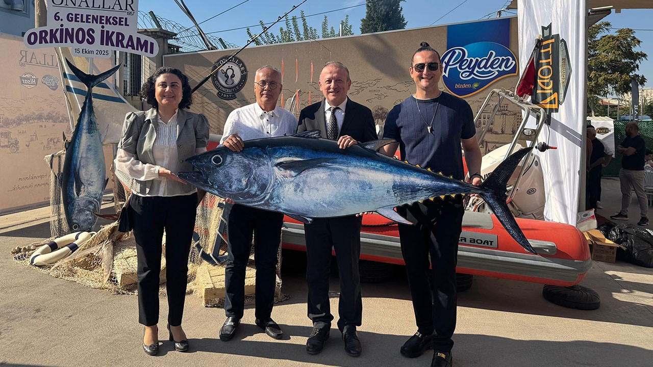 Denizli'de 800 kiloluk dev orkinos, ızgara, sushi ve noodle yapılarak halka ikram edildi