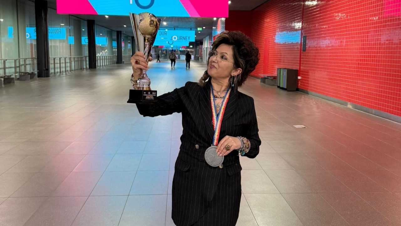 Denizlili kadın kuaförü, İngiltere’de Dünya 2.’si oldu