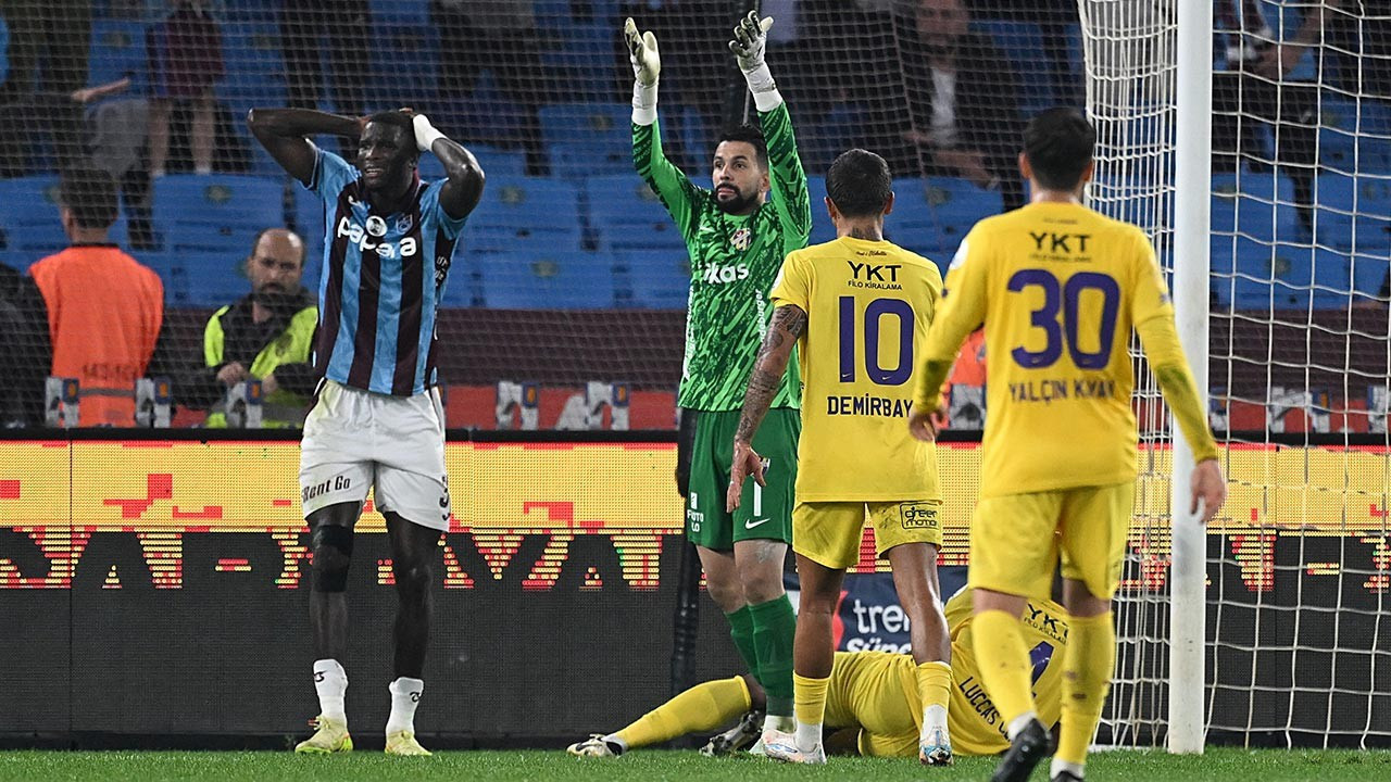 Eyüpspor'da şok sakatlık! Luccas Claro'yu gören gözyaşlarını tutamadı