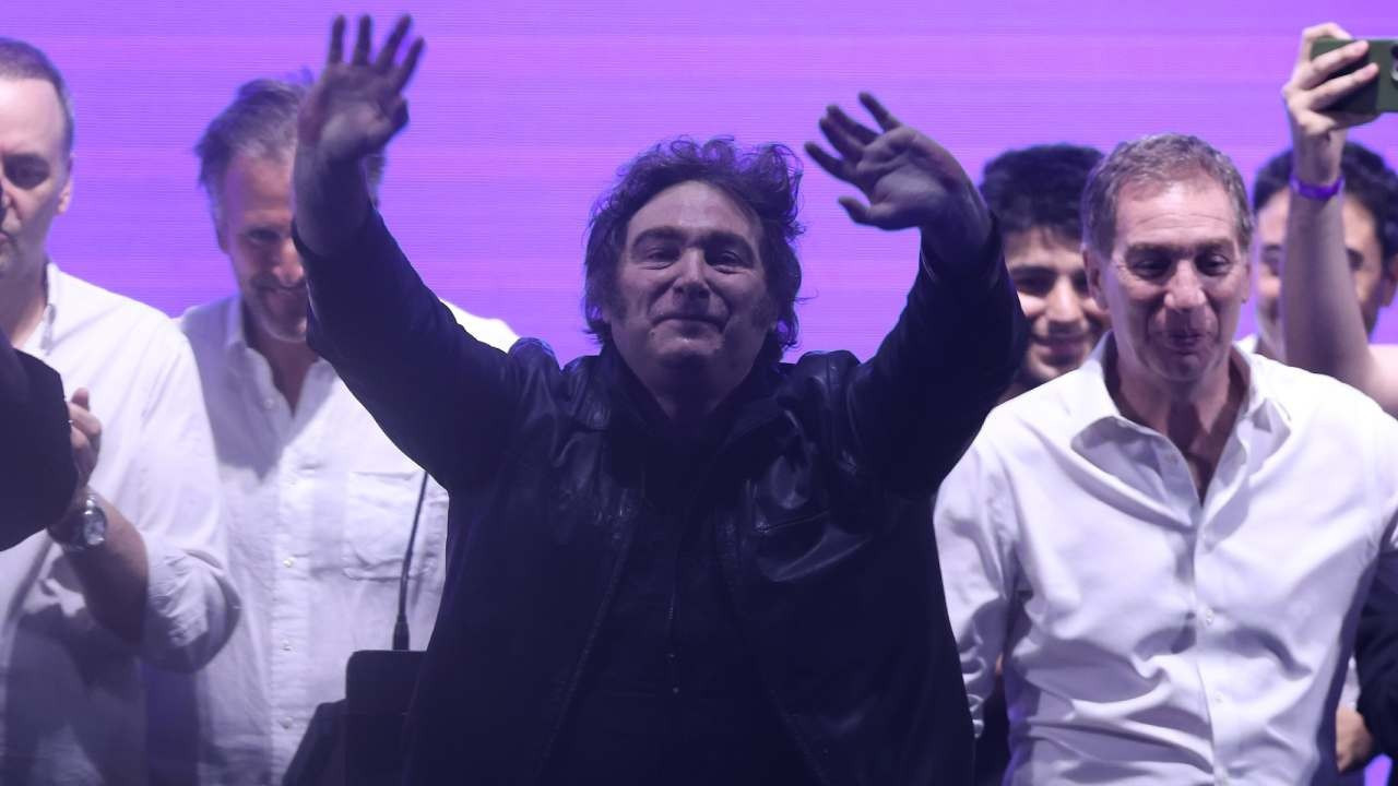 Arjantin’de Milei zaferi: Kemer sıkma politikalarına rağmen yeniden seçildi