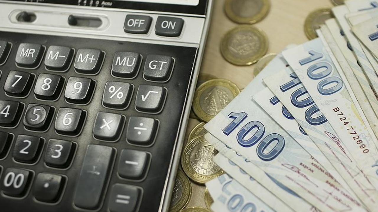 DİSK-AR: Asgari ücret 10 ayda enflasyon nedeniyle 6 bin 322 TL eridi!