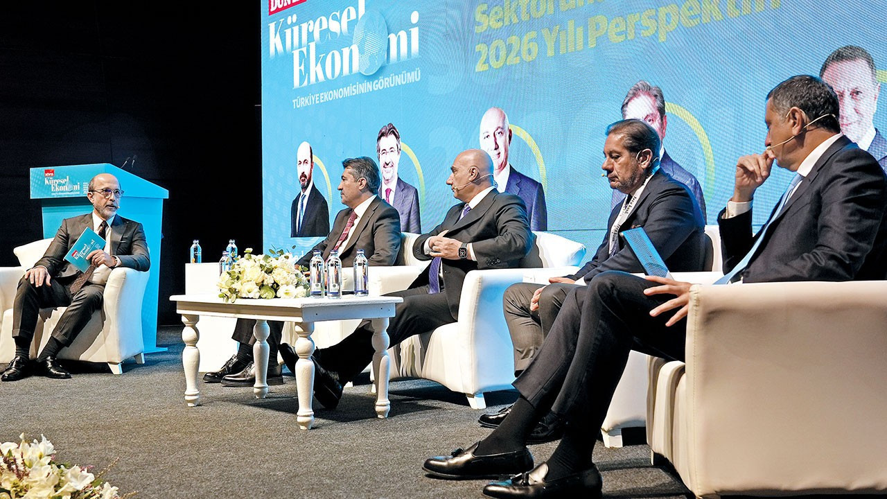 Ekonomi yönetimi, finans ve reel sektör temsilcileri DÜNYA’nın zirvesinde buluştu