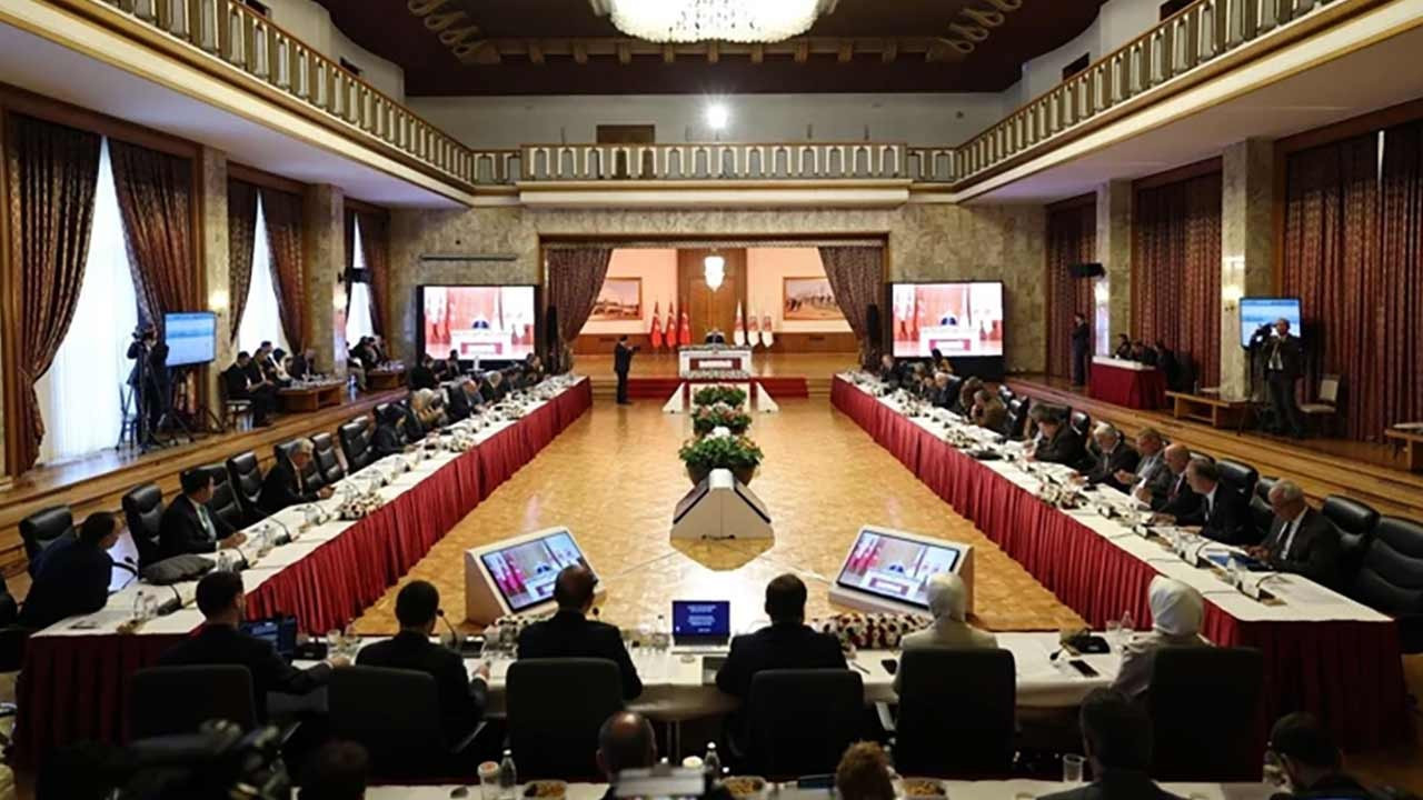 Kurtulmuş açıkladı: Milli Dayanışma Komisyonu İmralı'ya mı gidiyor?