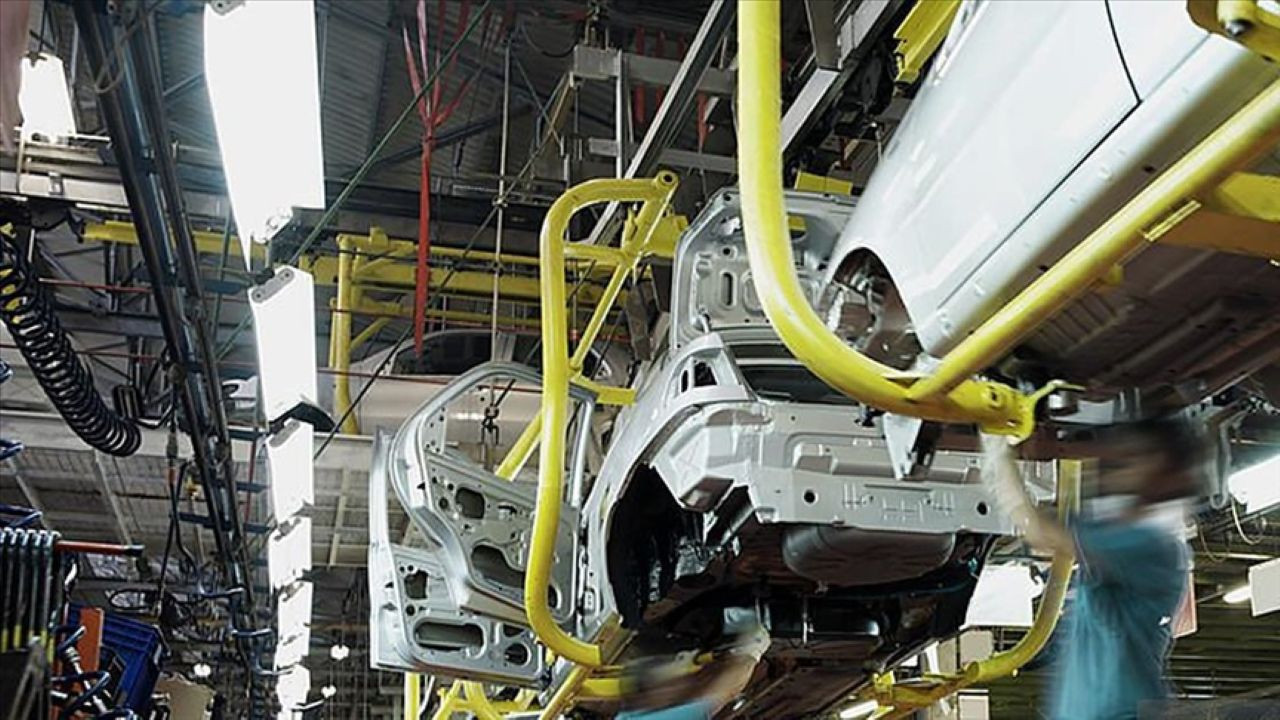 Çinli elektrikli araç devleri kasımda teslimat rekorlarına yaklaştı