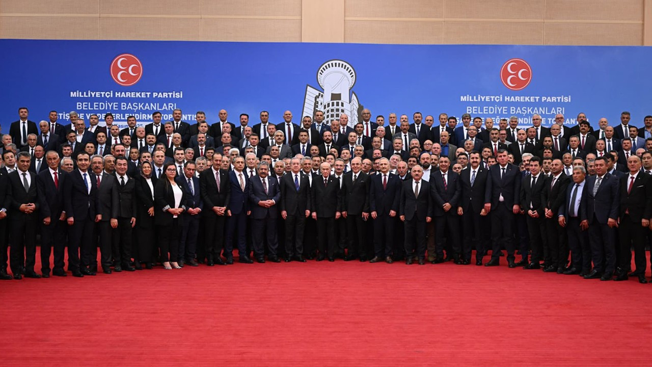 Bahçeli, MHP'li belediye başkanlarıyla yemekte bir araya geldi