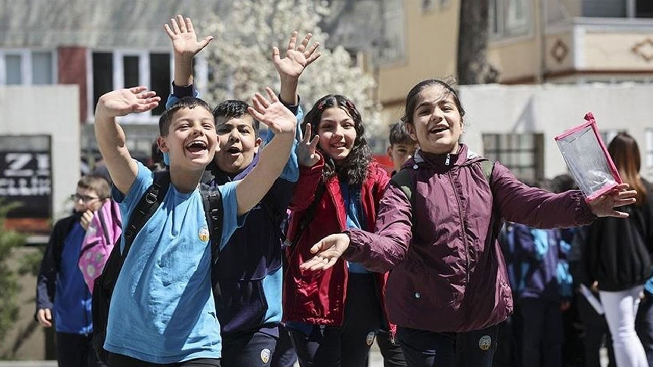 İlk ve ortaokullarda 9 günlük ara tatil başladı