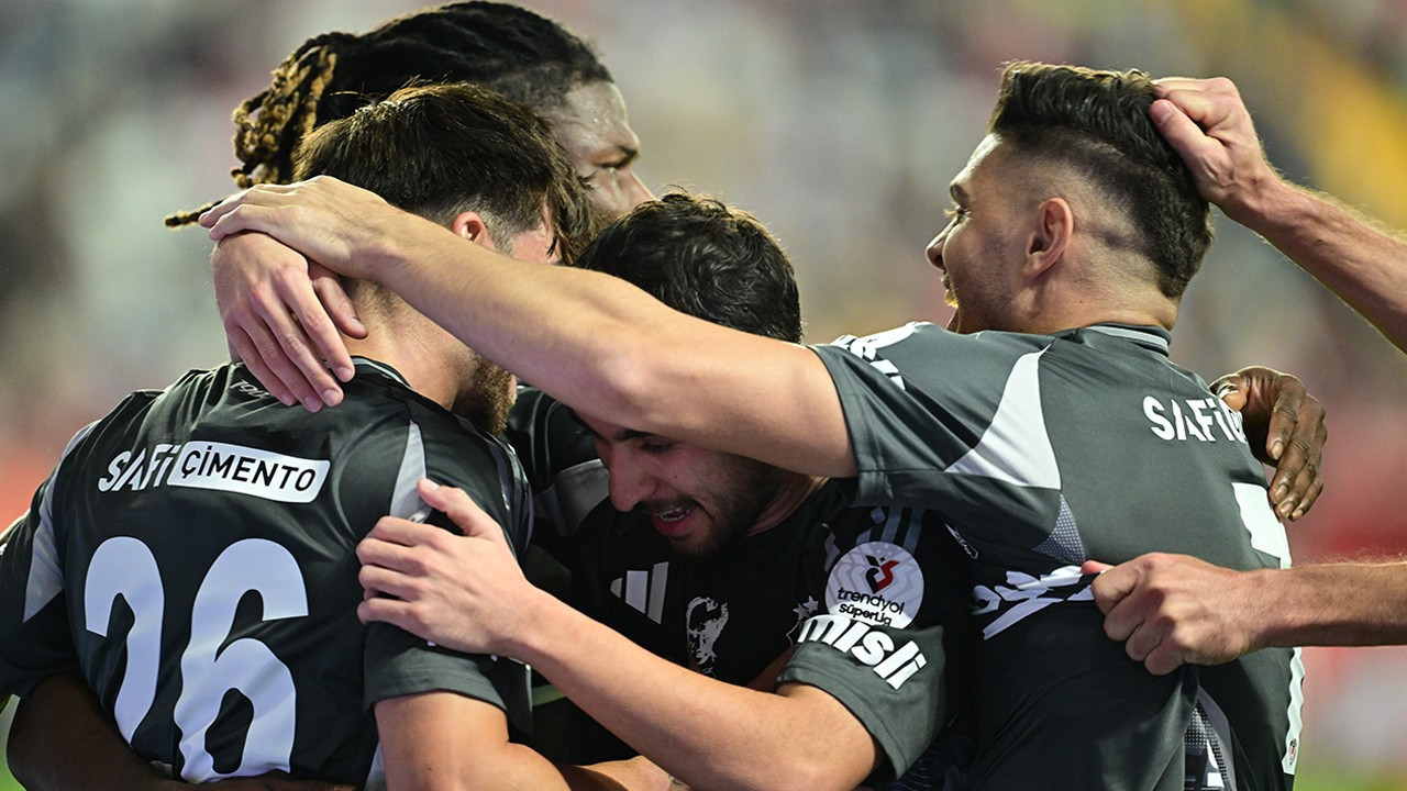 Beşiktaş, milli ara öncesi Antalyaspor engelini 3 golle geçti