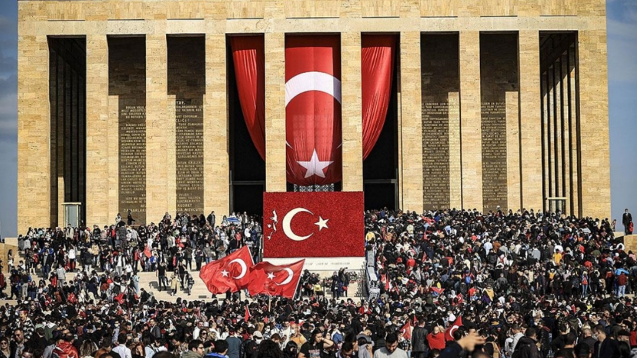 10 Kasım (yarın) resmi tatil mi? Üniversiteler tatil mi, kapalı mı?