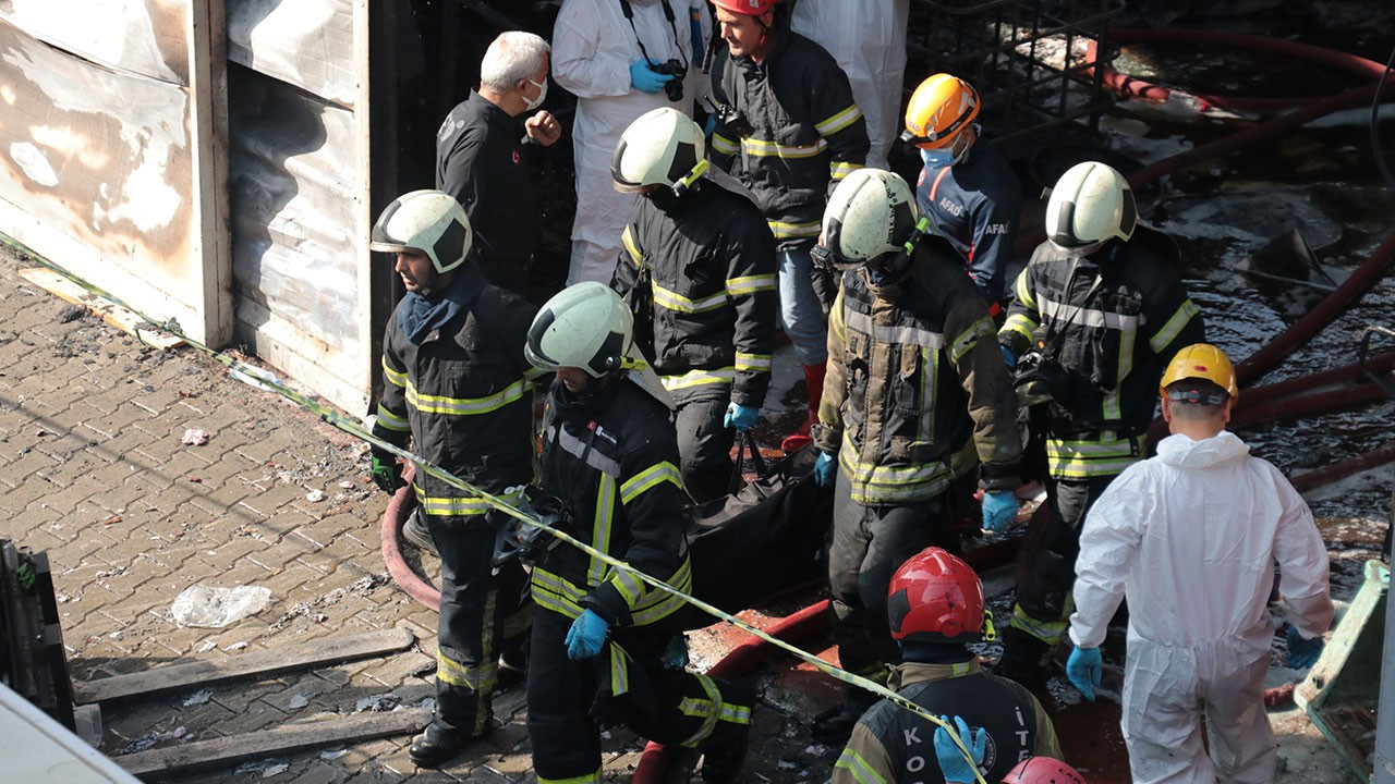 Kocaeli’deki parfüm imalathanesi yangınında ölü sayısı 7'ye yükseldi
