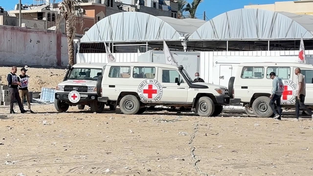 İsrail, 2014 yılında esir düşen Goldin'in cesedini teslim aldı