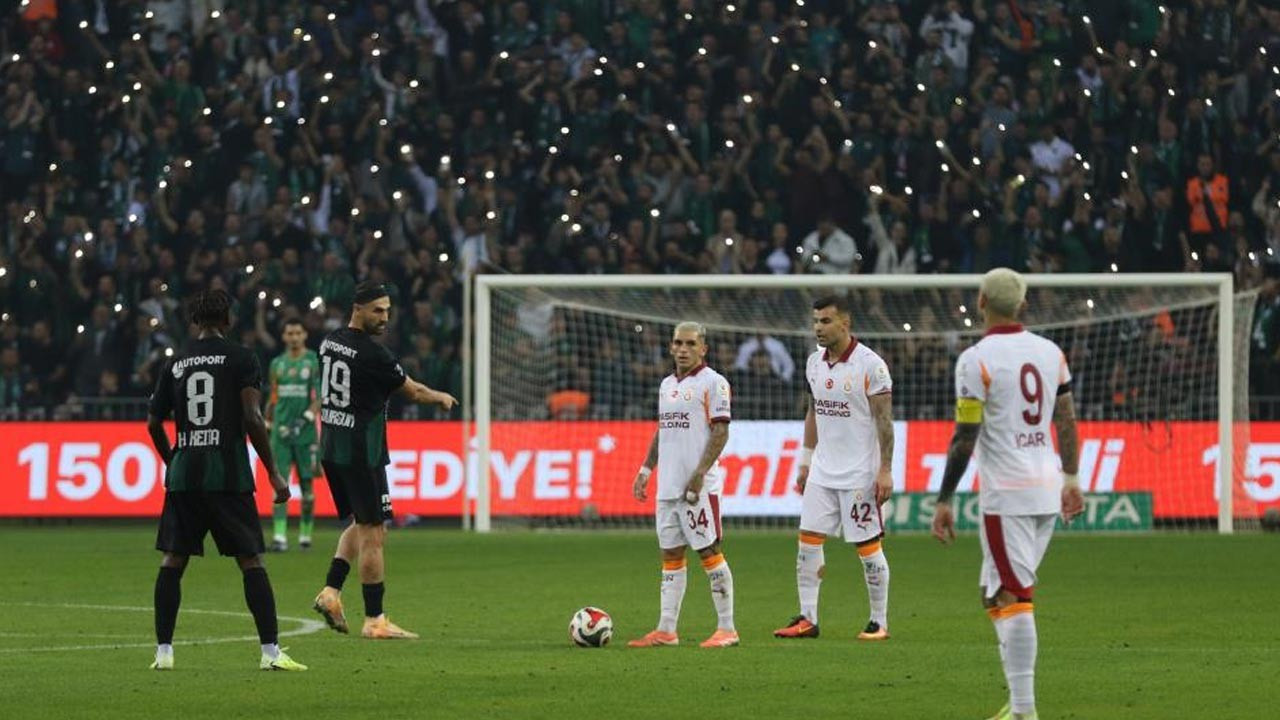 Galatasaray ilk mağlubiyetini aldı (Kocaelispor: 1 - Galatasaray: 0)