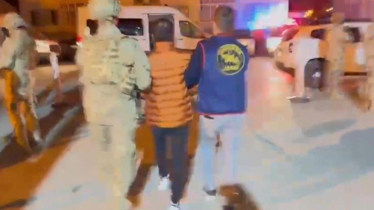 20 yıl hapis cezasıyla aranıyordu... Çobanlık yaparken yakalandı