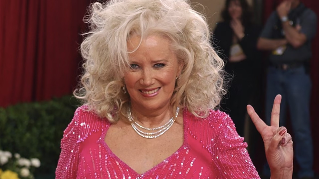 Altın Küre ödüllü ABD'li oyuncu Sally Kirkland hayatını kaybetti