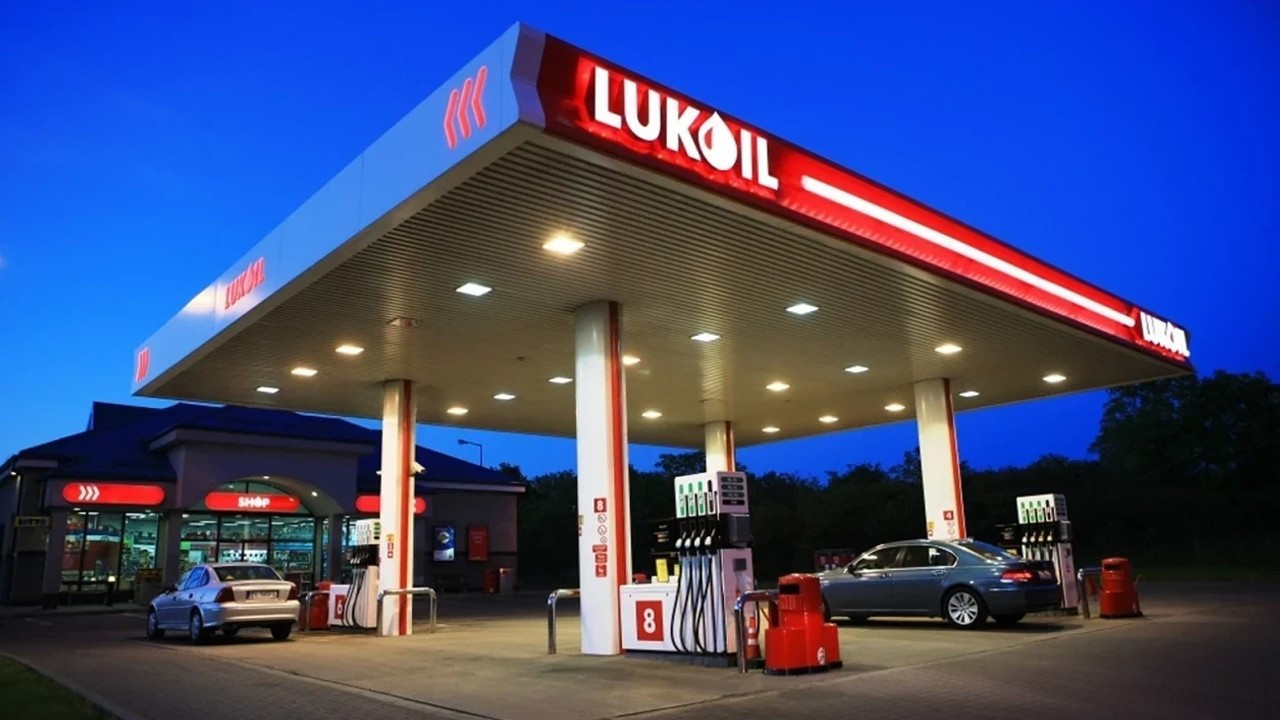 Lukoil'den uluslararası varlık satışı hamlesi: Yeni potansiyel alıcılarla müzakereler başladı