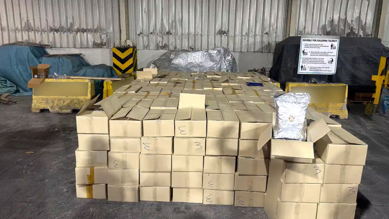 Bakan Yerlikaya duyurdu! Derince Limanı'nda 1,5 ton uyuşturucu yakalandı