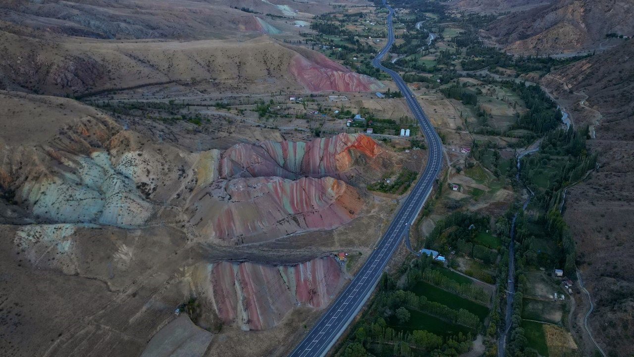 45 milyon yılda oluştu! Fotoğraf makinesini kapan buraya koşuyor