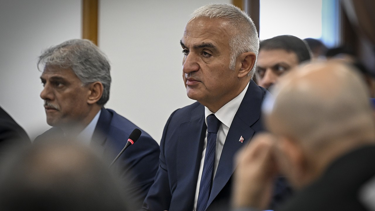 Bakan Ersoy'dan ABB'nin konser maliyetlerine eleştiri: Arada çok ciddi fark var