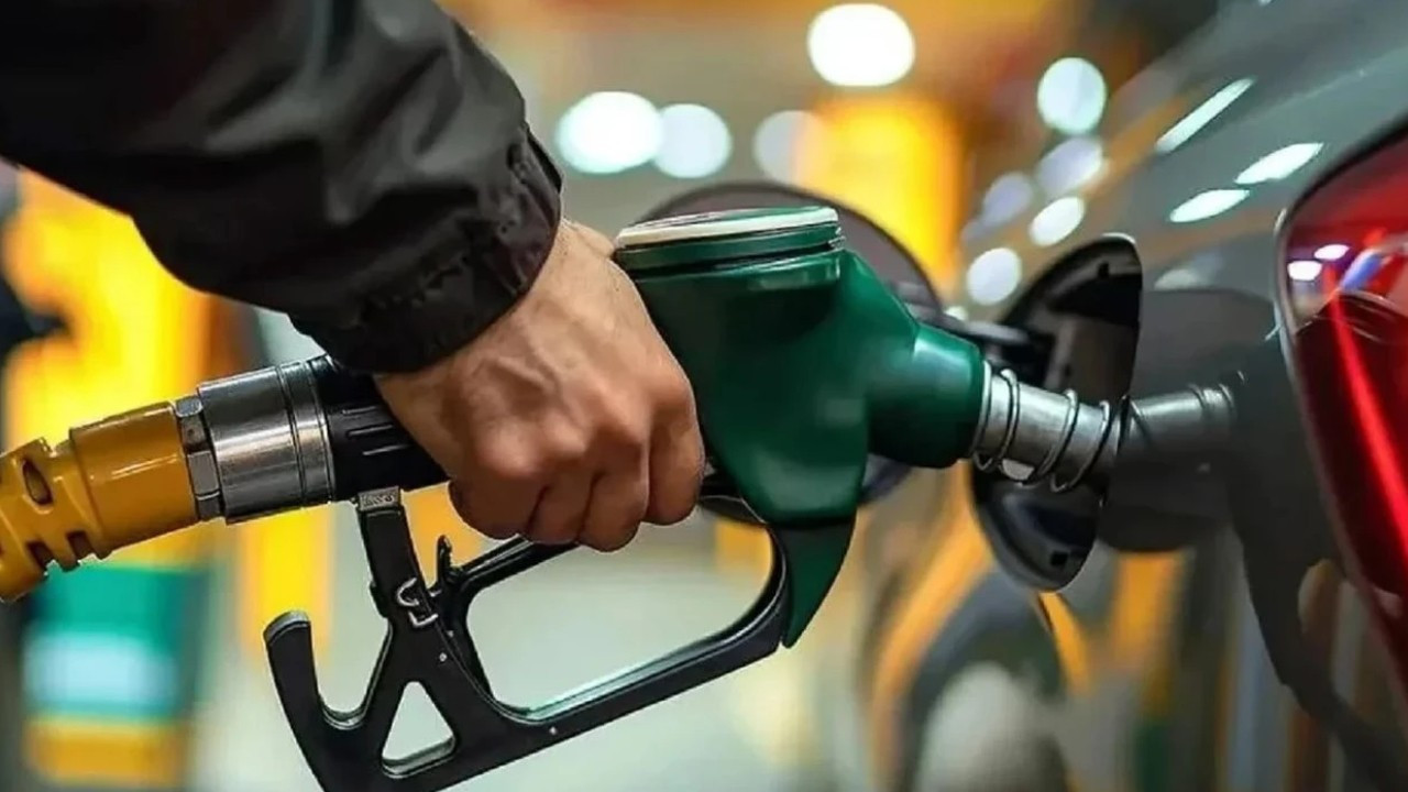 Akaryakıt fiyatlarında son durum! Benzin, motorin ve LPG'ye zam, indirim var mı? (15 Kasım 2025)